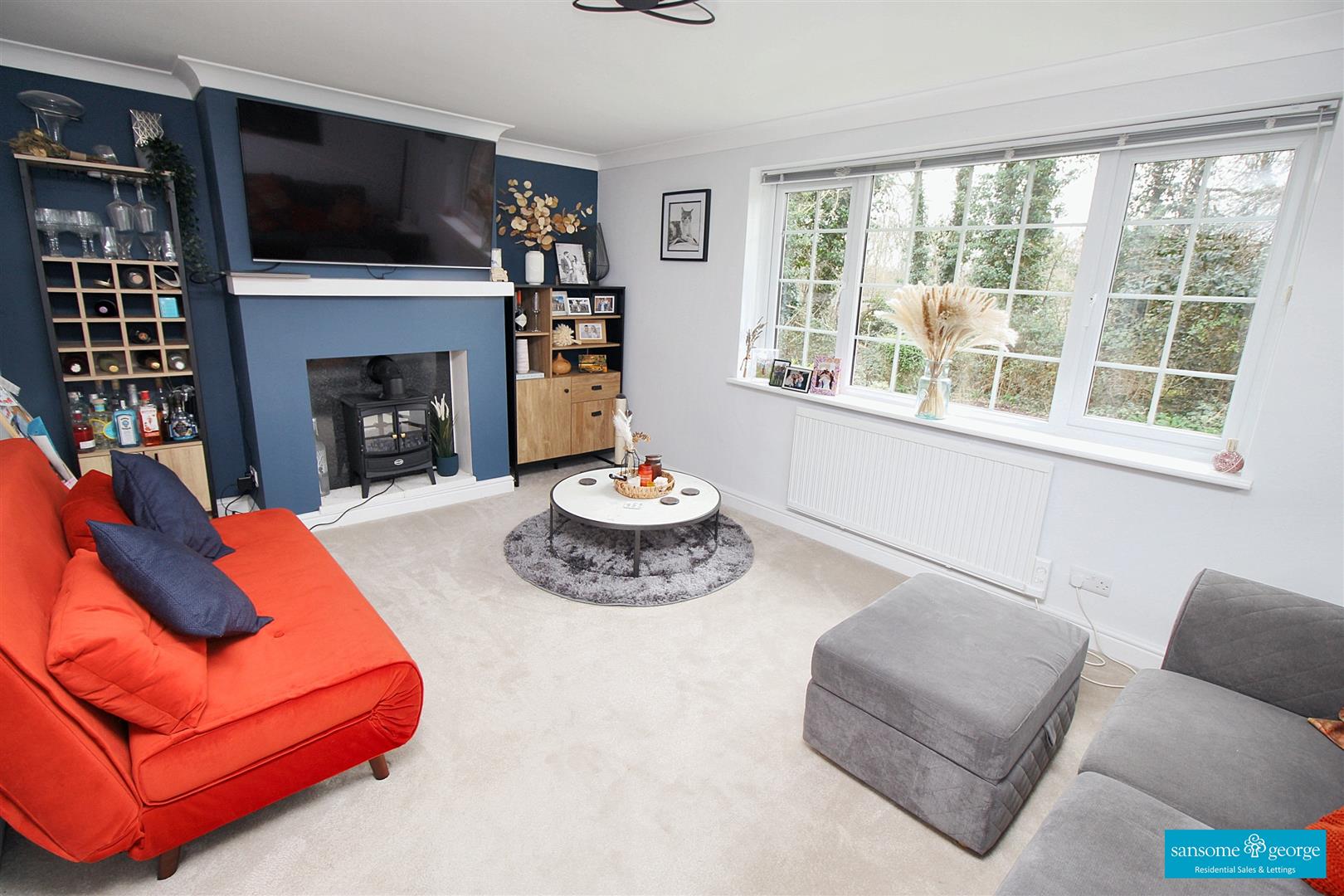 3 bed property in Tadcroft Walk, Reading